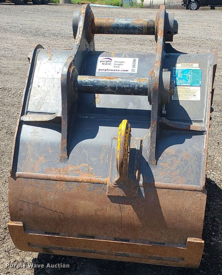 image for item DK3996 Volvo  42"W excavator bucket