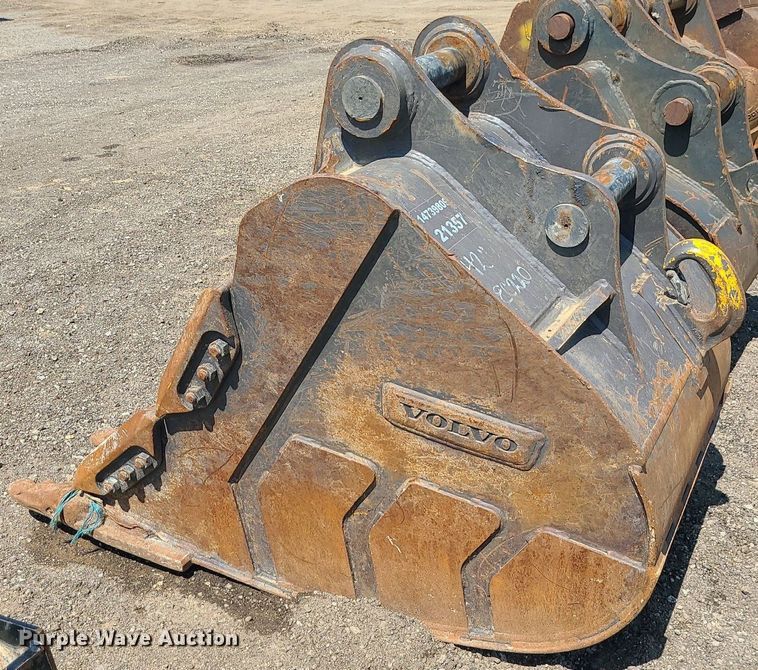 image for item DK3996 Volvo  42"W excavator bucket