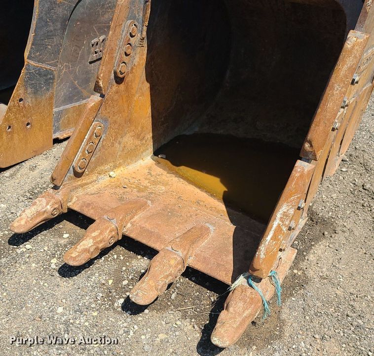 image for item DK3996 Volvo  42"W excavator bucket