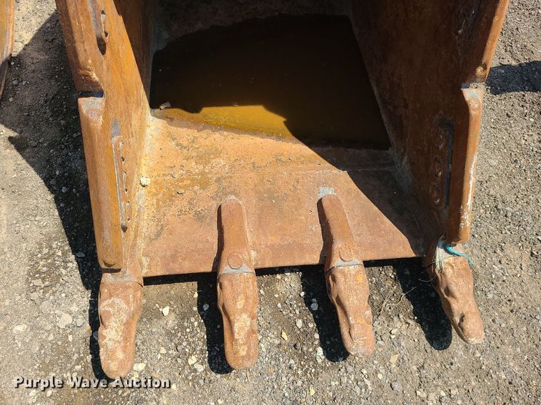 image for item DK3996 Volvo  42"W excavator bucket