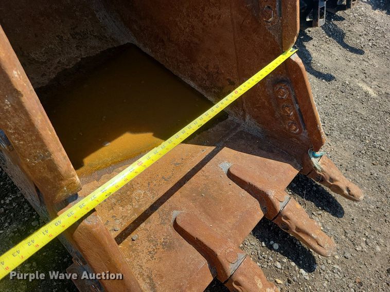 image for item DK3996 Volvo  42"W excavator bucket