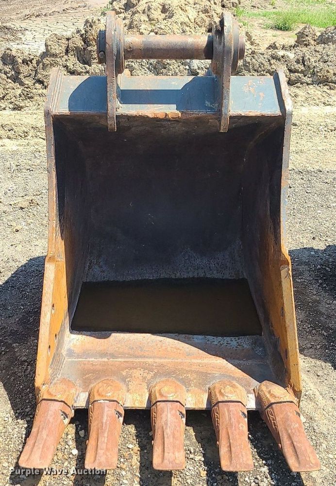 image for item DK3997 TAG 36 JD 210G  36"W excavator bucket
