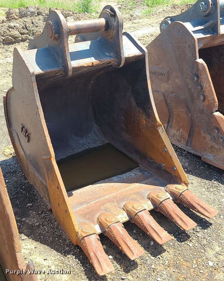 image for item DK3997 TAG 36 JD 210G  36"W excavator bucket