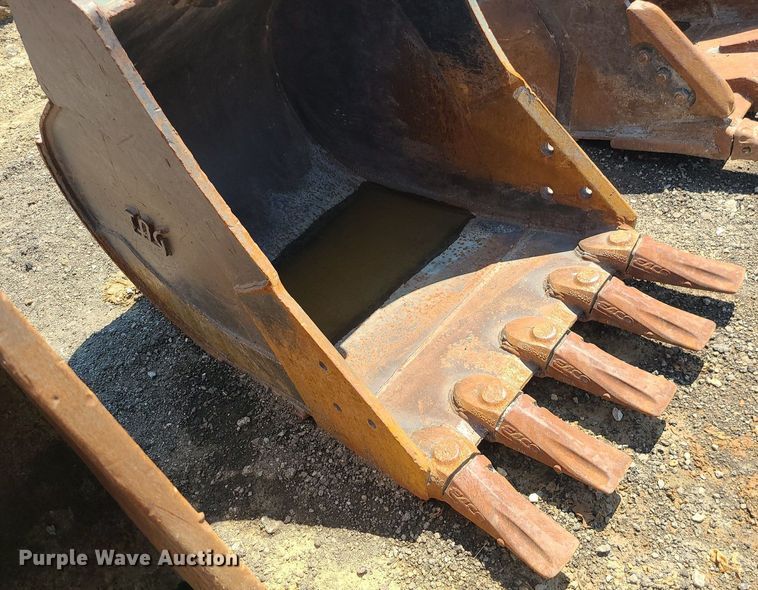 image for item DK3997 TAG 36 JD 210G  36"W excavator bucket