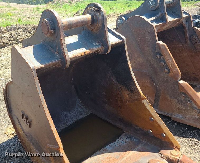 image for item DK3997 TAG 36 JD 210G  36"W excavator bucket