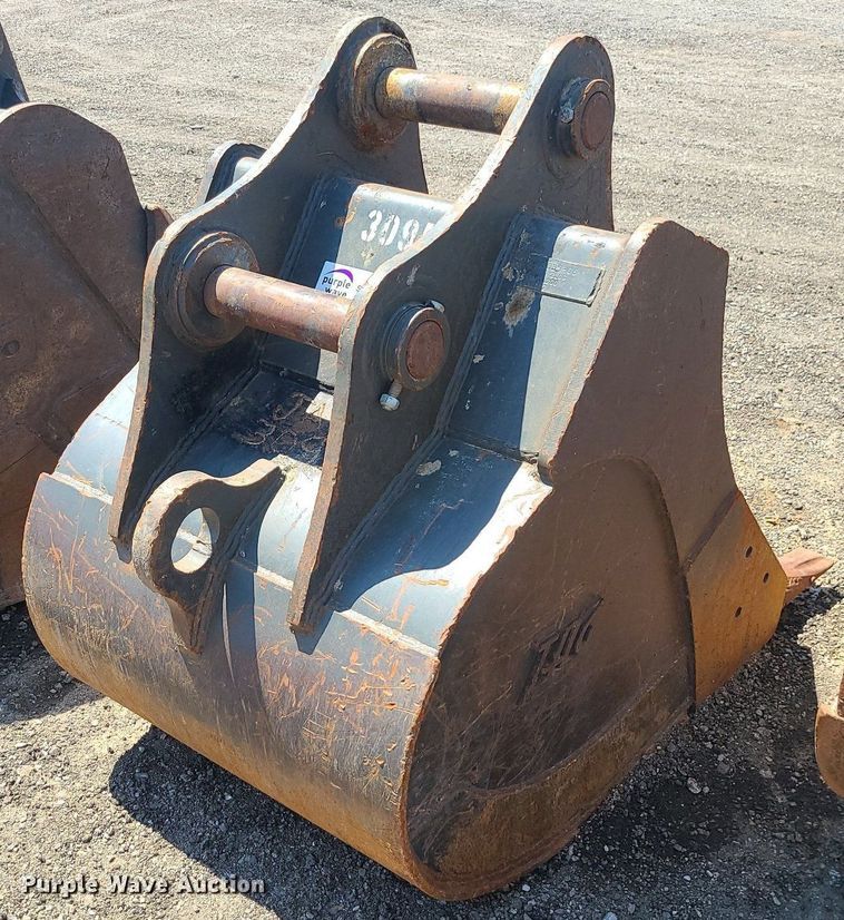 image for item DK3997 TAG 36 JD 210G  36"W excavator bucket