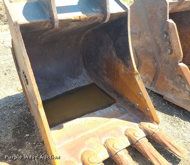 image for item DK3997 TAG 36 JD 210G  36"W excavator bucket