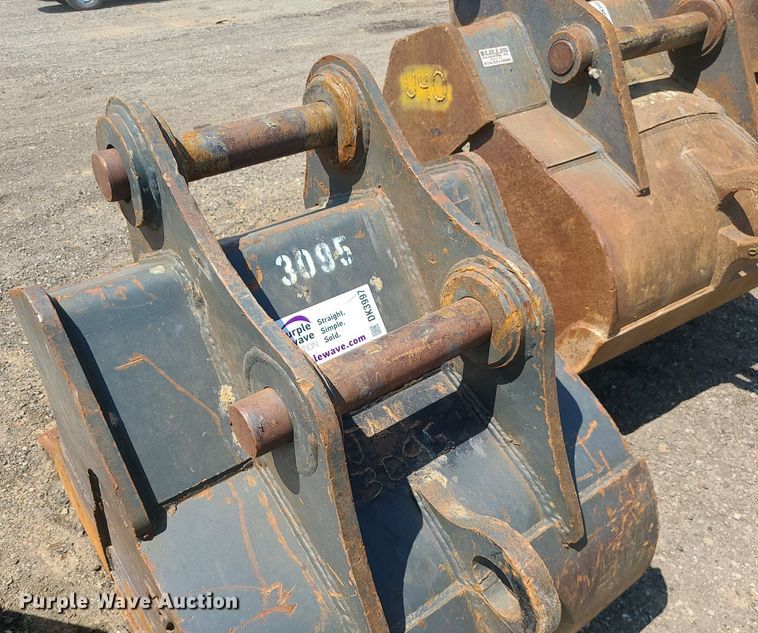 image for item DK3997 TAG 36 JD 210G  36"W excavator bucket