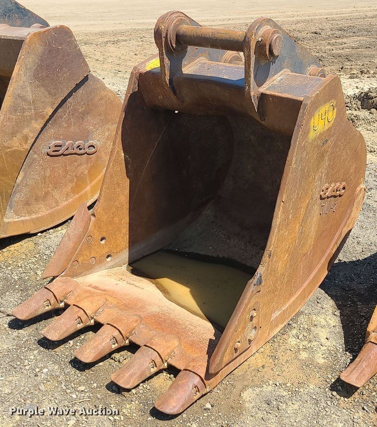 image for item DK3998 Esco EC300D/290B/C/ECR305  42"W excavator bucket