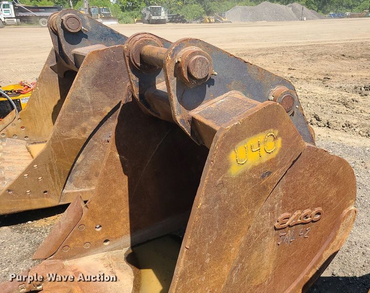 image for item DK3998 Esco EC300D/290B/C/ECR305  42"W excavator bucket