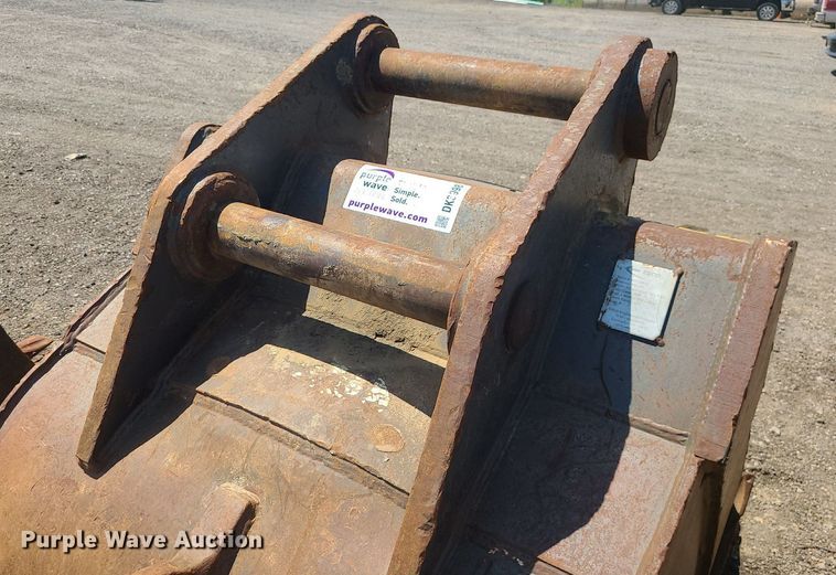 image for item DK3998 Esco EC300D/290B/C/ECR305  42"W excavator bucket