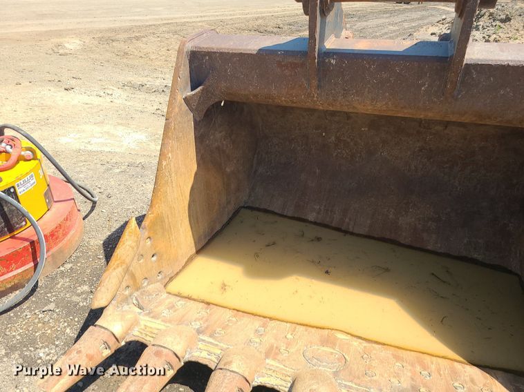 image for item DK3999 Esco EC340/380D/330/360D/C  72"W excavator bucket