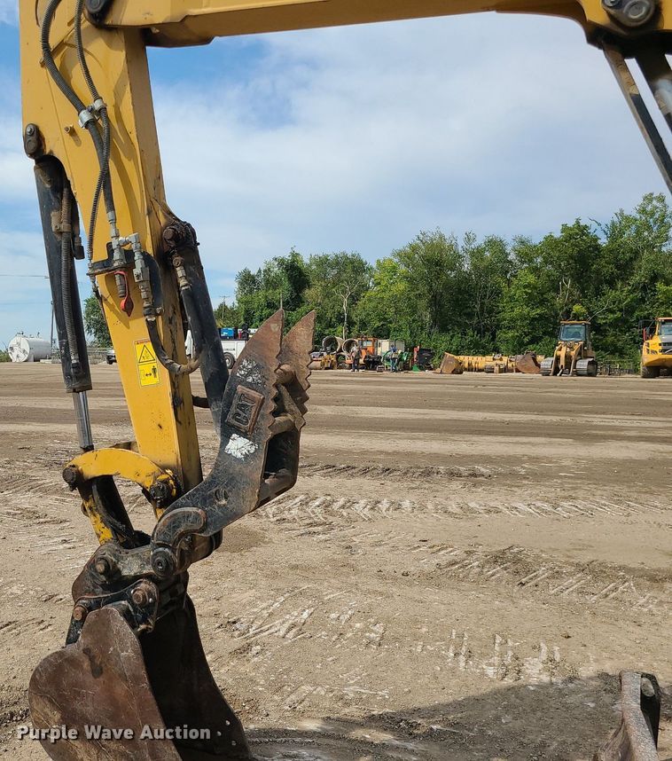 image for item DK4012 2016 Caterpillar 305.5E2  mini excavator