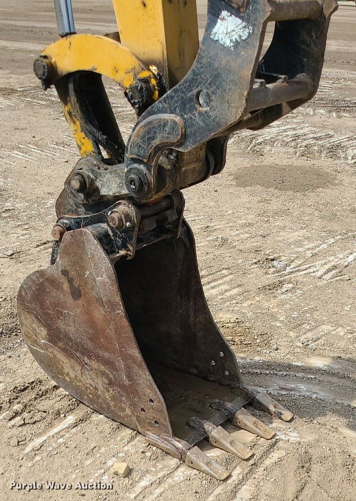 image for item DK4012 2016 Caterpillar 305.5E2  mini excavator