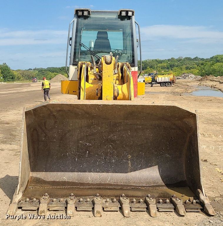 image for item DK4014 2016 Liebherr LR636  track loader