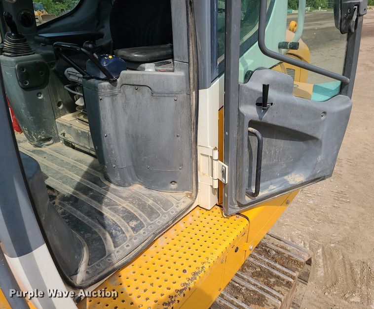 image for item DK4014 2016 Liebherr LR636  track loader