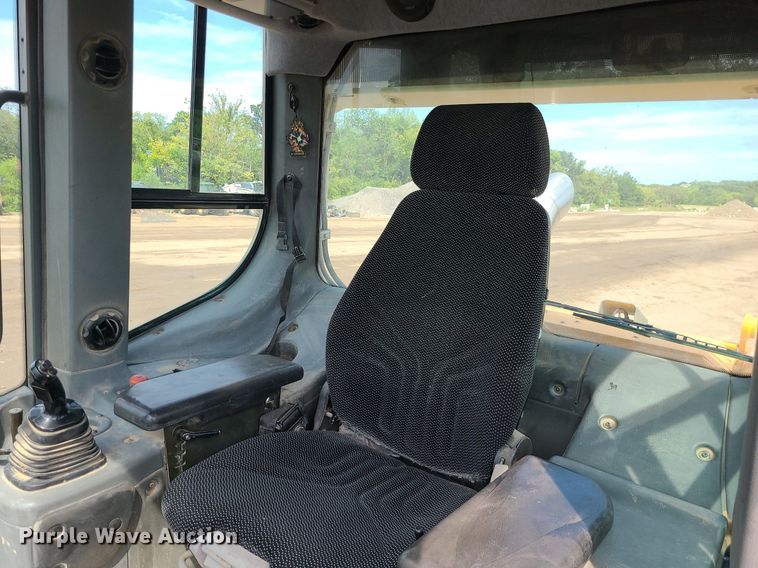 image for item DK4014 2016 Liebherr LR636  track loader