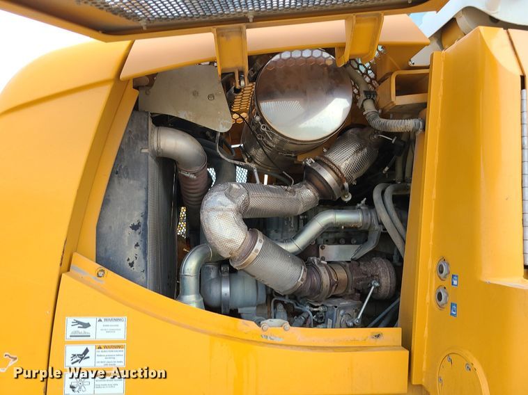 image for item DK4014 2016 Liebherr LR636  track loader