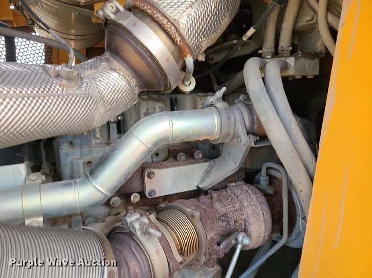 image for item DK4014 2016 Liebherr LR636  track loader