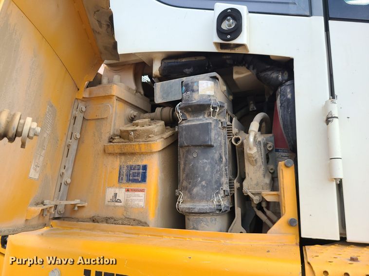 image for item DK4014 2016 Liebherr LR636  track loader