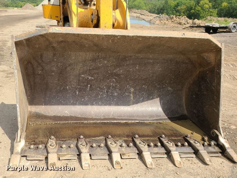 image for item DK4014 2016 Liebherr LR636  track loader