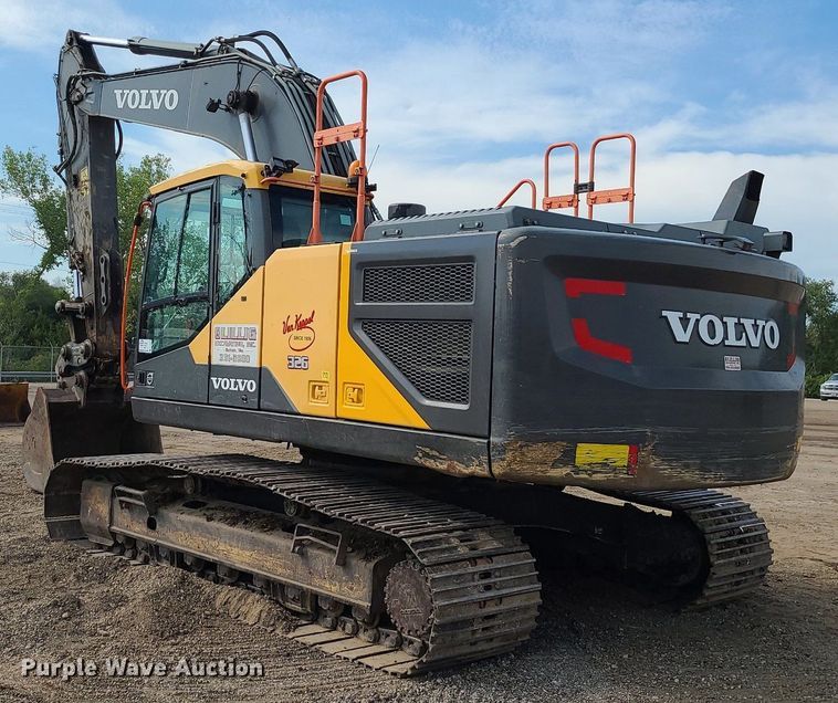 image for item DK4017 2017 Volvo EC250EL  excavator