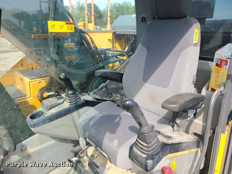 image for item DK4017 2017 Volvo EC250EL  excavator