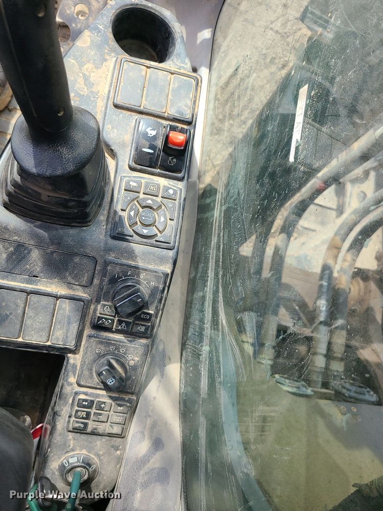 image for item DK4017 2017 Volvo EC250EL  excavator