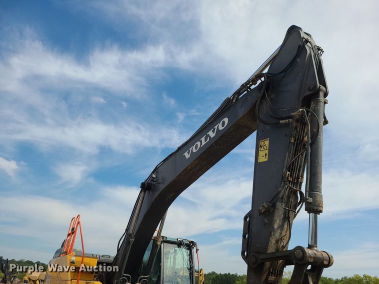 image for item DK4017 2017 Volvo EC250EL  excavator