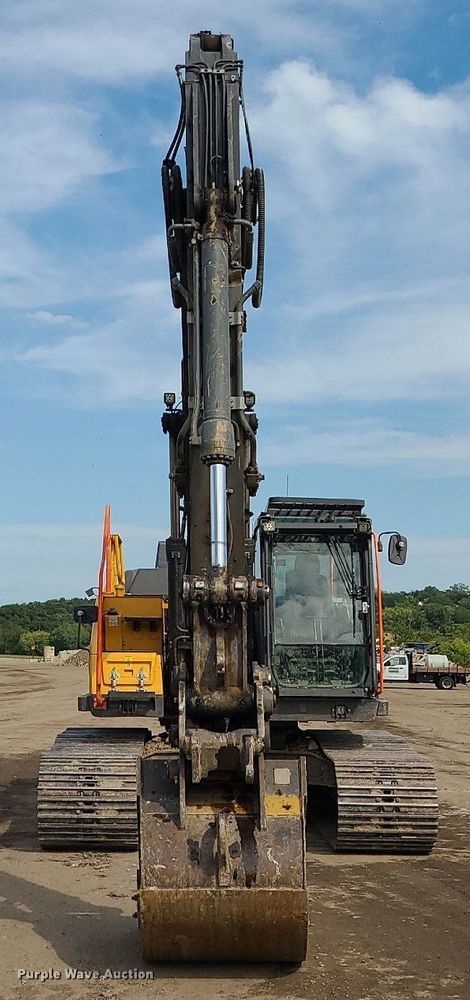 image for item DK4021 2018 Volvo EC220EL  excavator