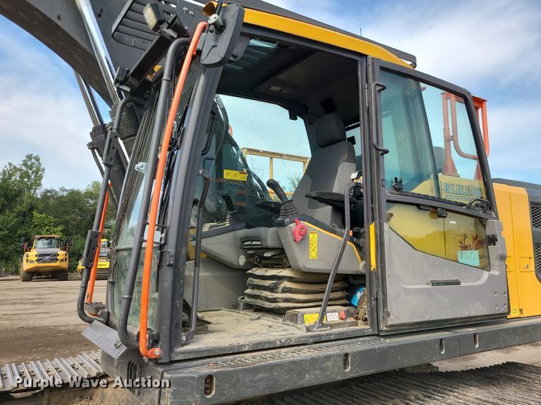 image for item DK4021 2018 Volvo EC220EL  excavator