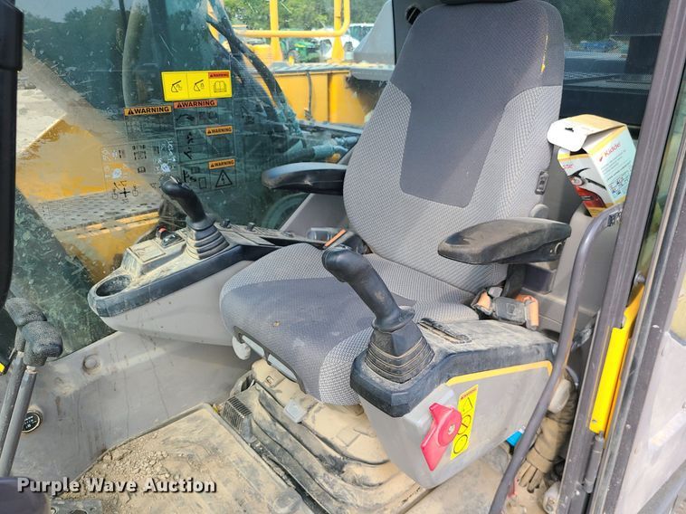 image for item DK4021 2018 Volvo EC220EL  excavator