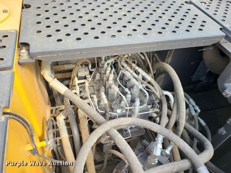 image for item DK4021 2018 Volvo EC220EL  excavator