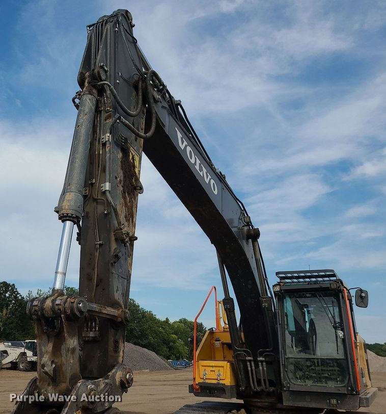 image for item DK4021 2018 Volvo EC220EL  excavator