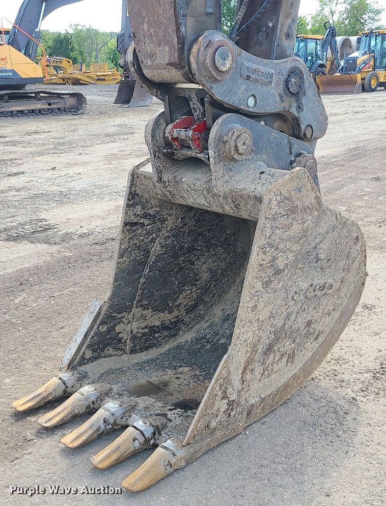 image for item DK4021 2018 Volvo EC220EL  excavator