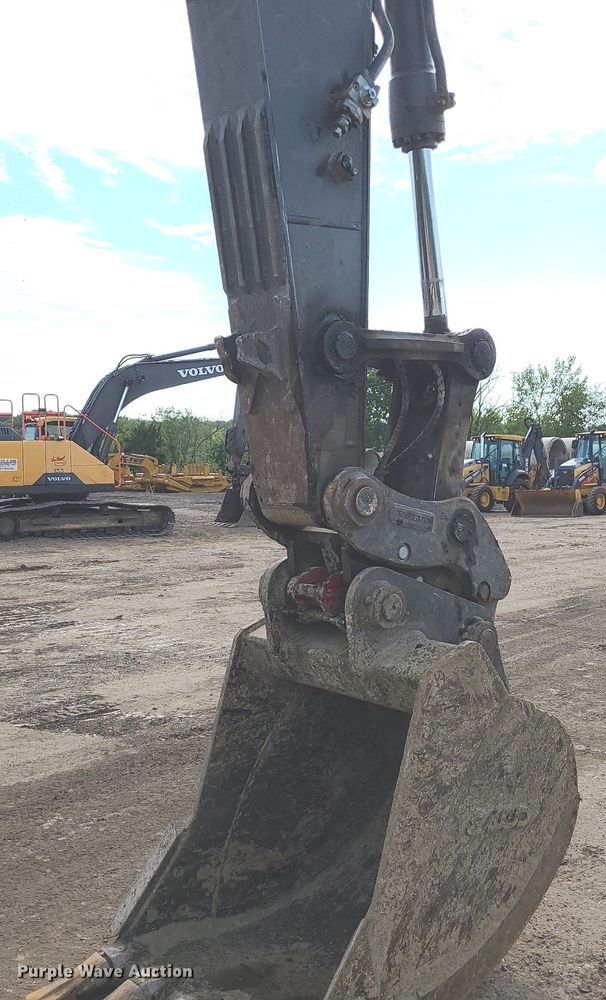image for item DK4021 2018 Volvo EC220EL  excavator
