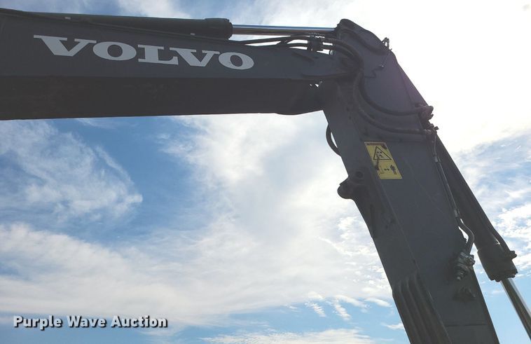 image for item DK4021 2018 Volvo EC220EL  excavator