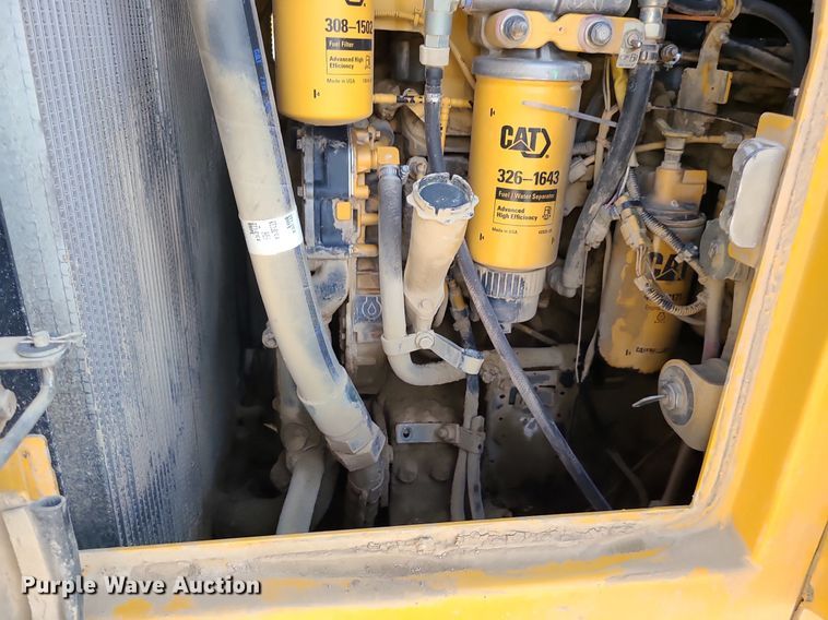 image for item DK4023 2013 Caterpillar 963D  track loader