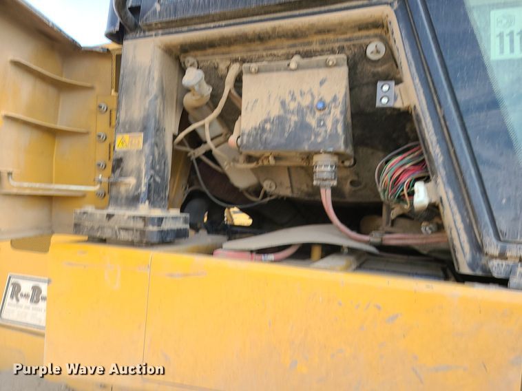 image for item DK4023 2013 Caterpillar 963D  track loader