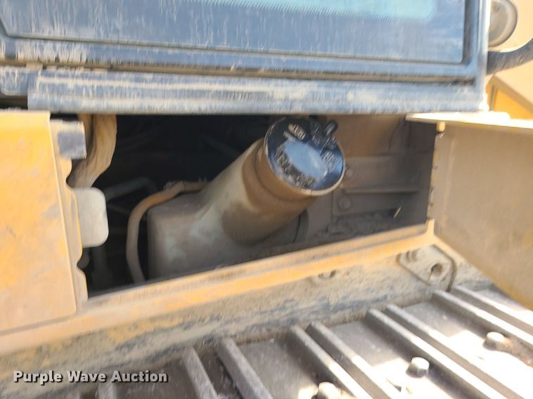 image for item DK4023 2013 Caterpillar 963D  track loader