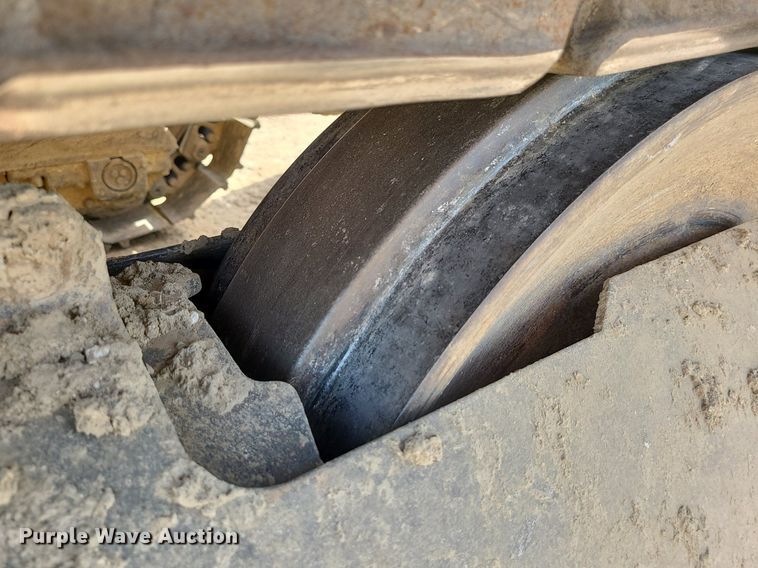 image for item DK4023 2013 Caterpillar 963D  track loader