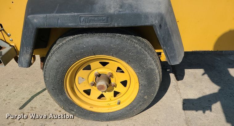 image for item DK4027 Caterpillar  light plant