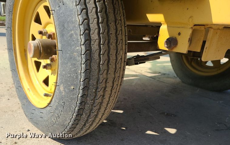 image for item DK4027 Caterpillar  light plant