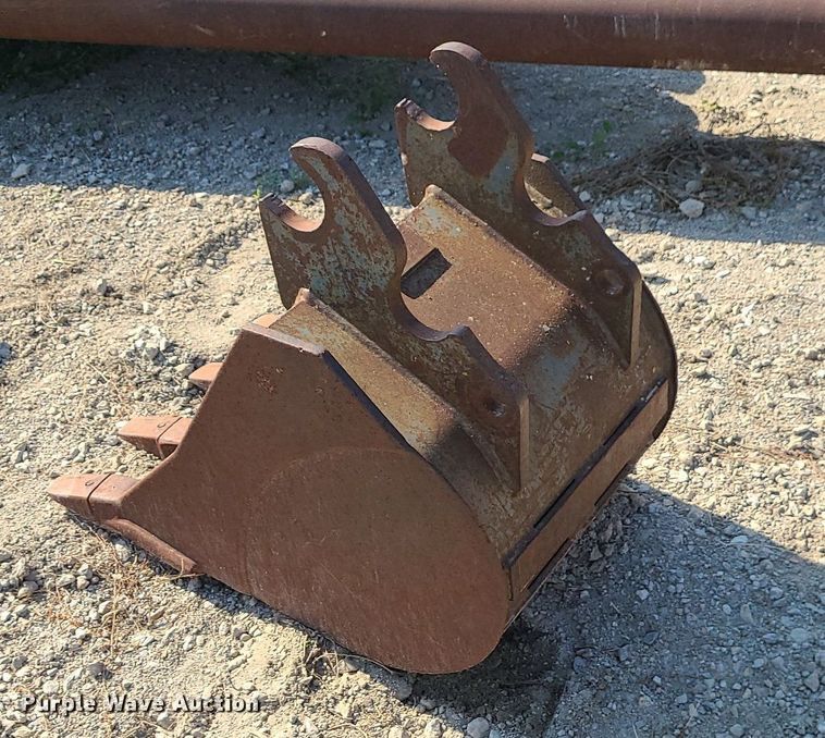 image for item DK4035 Kubota  18"W excavator bucket