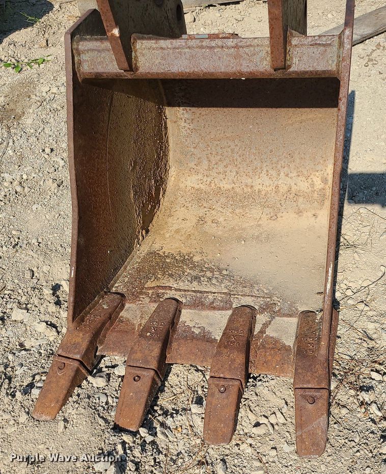 image for item DK4035 Kubota  18"W excavator bucket