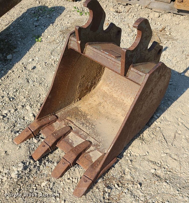 image for item DK4035 Kubota  18"W excavator bucket