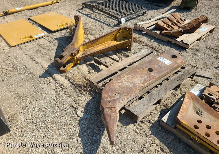 image for item DK4036 Caterpillar D8N  parts