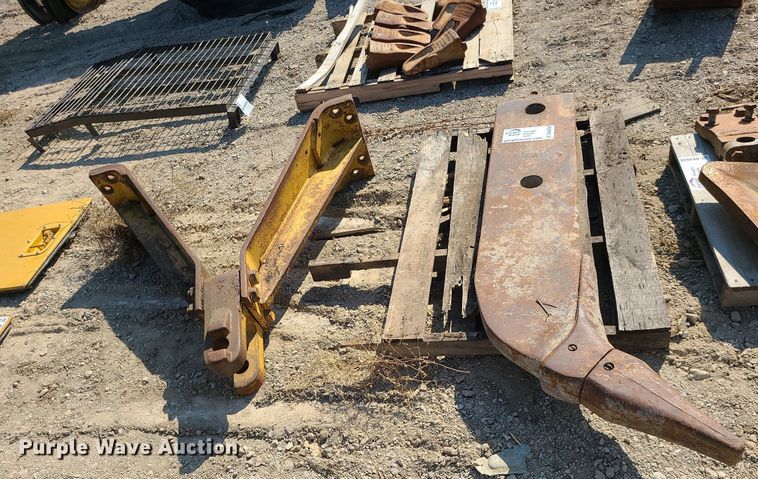 image for item DK4036 Caterpillar D8N  parts