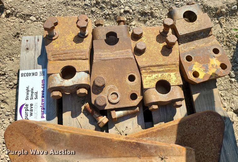 image for item DK4038 Caterpillar D8R  parts