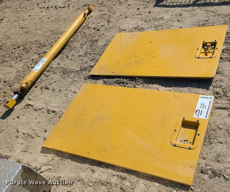 image for item DK4041 Caterpillar  engine covers